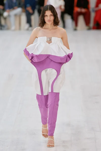 Look 24